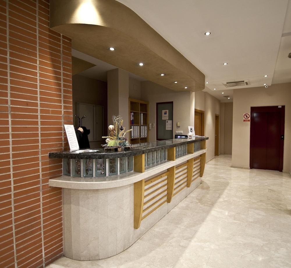 Hotel Tocina Business Альболоте Экстерьер фото