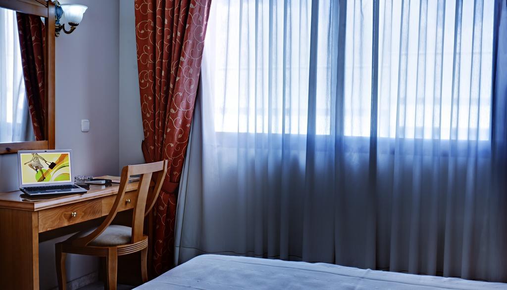 Hotel Tocina Business Альболоте Номер фото