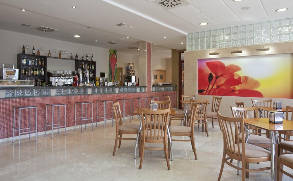 Hotel Tocina Business Альболоте Экстерьер фото